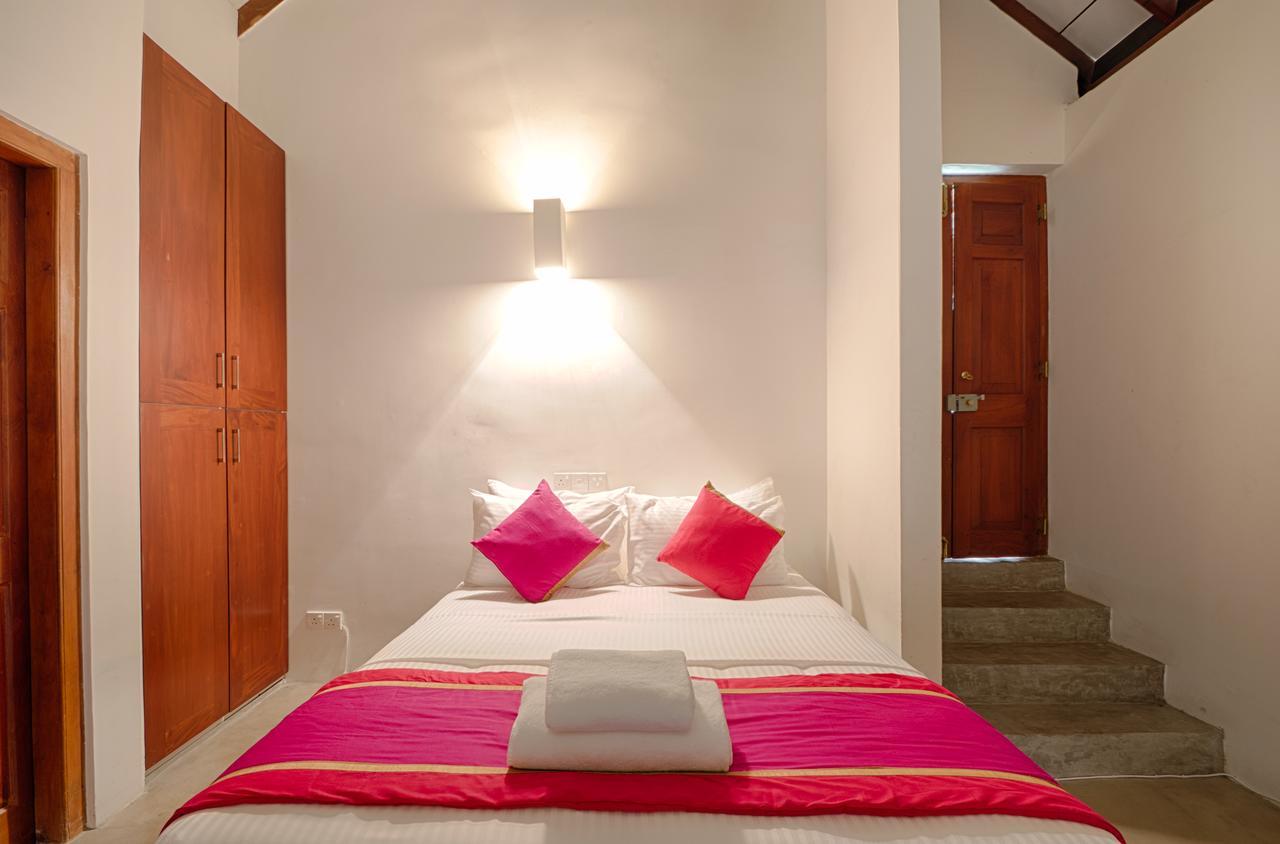 Om Shambhala Bed & Breakfast โคลอมโบ ภายนอก รูปภาพ