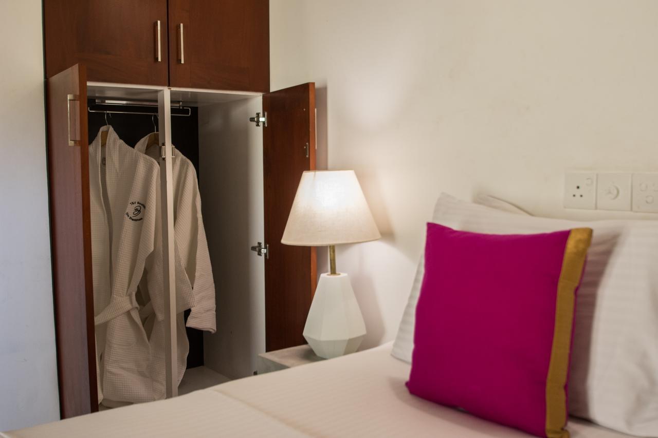 Om Shambhala Bed & Breakfast โคลอมโบ ภายนอก รูปภาพ