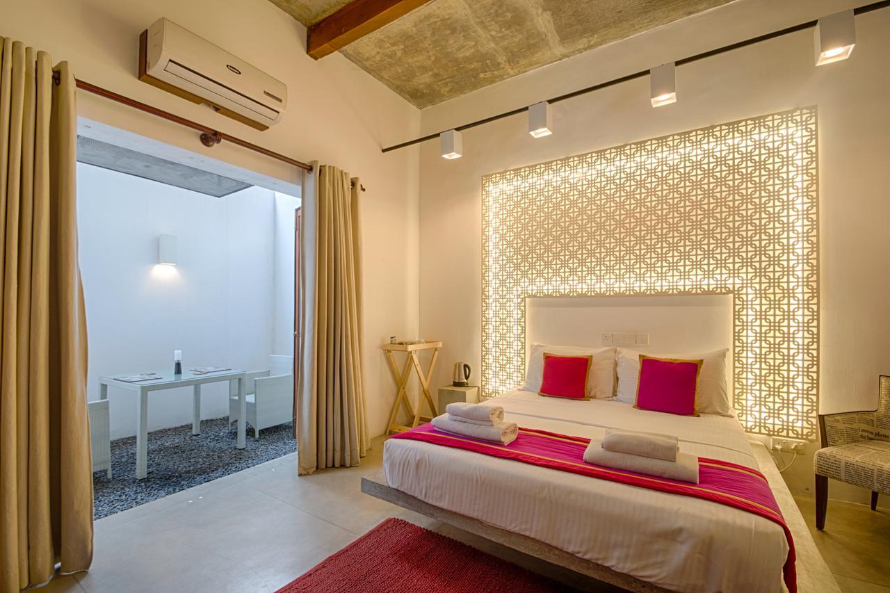 Om Shambhala Bed & Breakfast โคลอมโบ ภายนอก รูปภาพ