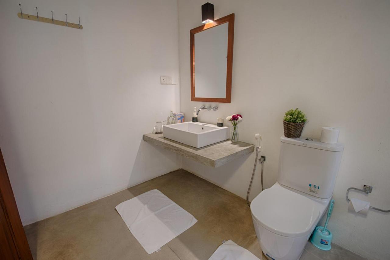 Om Shambhala Bed & Breakfast โคลอมโบ ภายนอก รูปภาพ