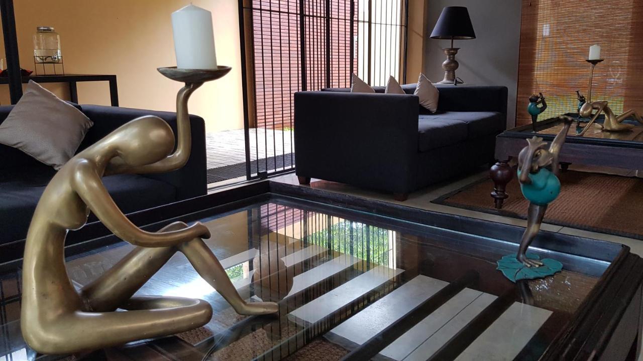 Om Shambhala Bed & Breakfast โคลอมโบ ภายนอก รูปภาพ