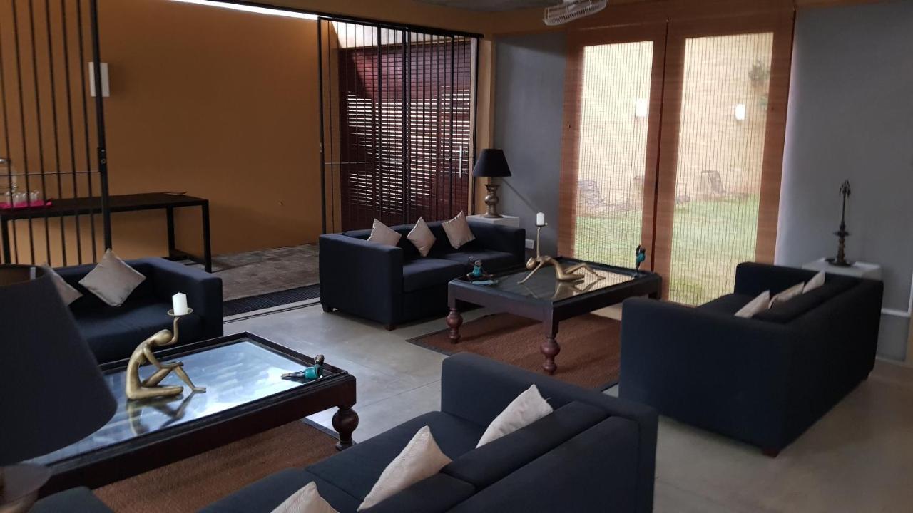 Om Shambhala Bed & Breakfast โคลอมโบ ภายนอก รูปภาพ