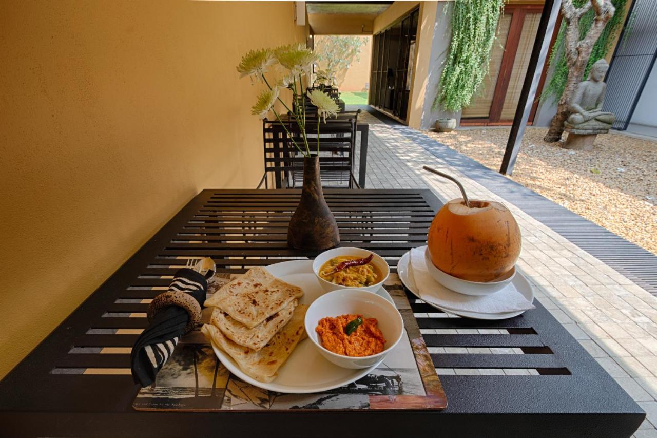 Om Shambhala Bed & Breakfast โคลอมโบ ภายนอก รูปภาพ