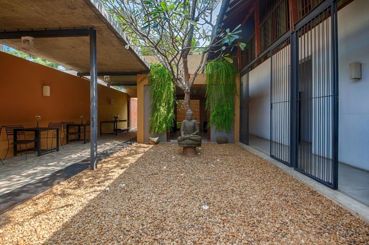 Om Shambhala Bed & Breakfast โคลอมโบ ภายนอก รูปภาพ