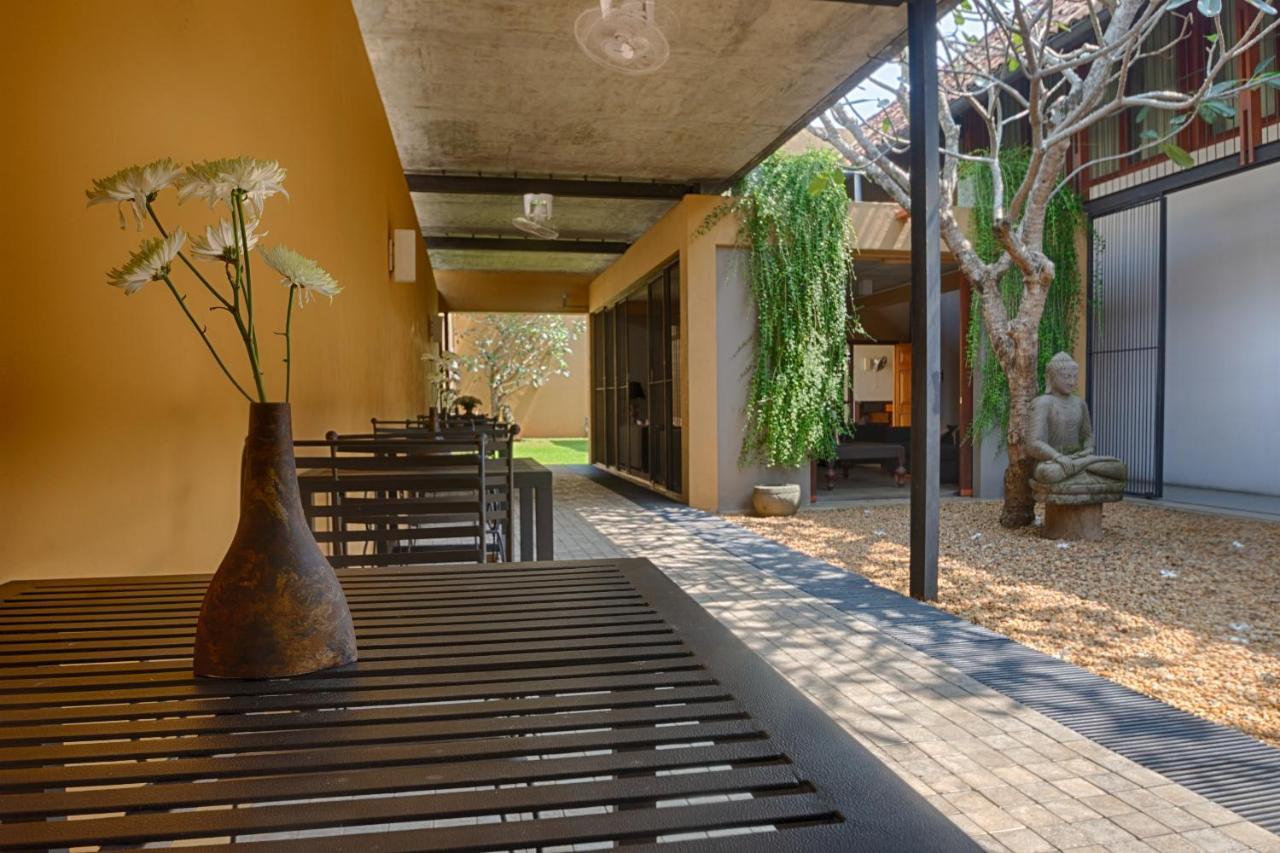 Om Shambhala Bed & Breakfast โคลอมโบ ภายนอก รูปภาพ